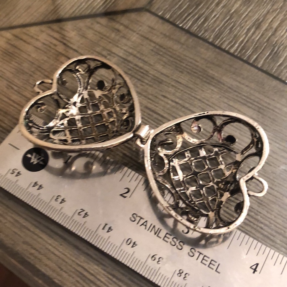 Vintage Filigree Open Cage Heart Necklace - Picture 10 of 17